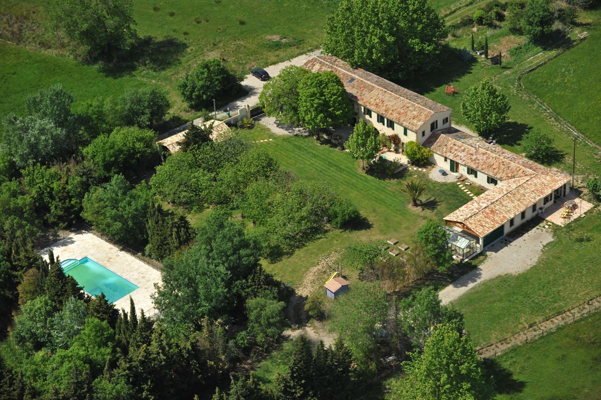 Chambres D'Hotes Domaine Des Machottes Grans Exterior foto